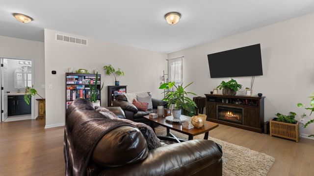 10196 Meadowmere Place, Saline, MI 48176