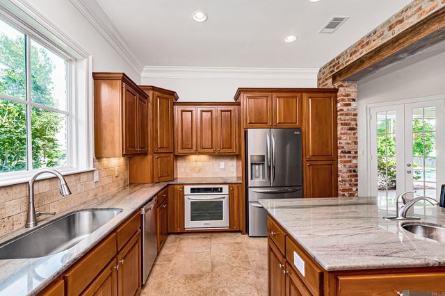 6088 S Pollard Pkwy, Baton Rouge, LA 70808