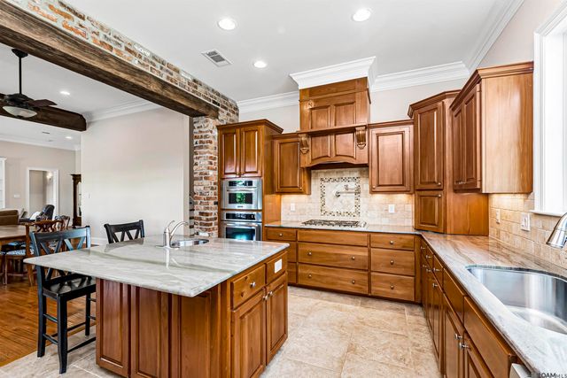 6088 S Pollard Pkwy, Baton Rouge, LA 70808