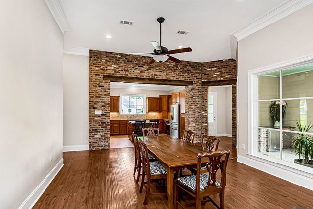 6088 S Pollard Pkwy, Baton Rouge, LA 70808