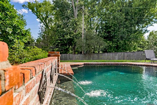 6088 S Pollard Pkwy, Baton Rouge, LA 70808
