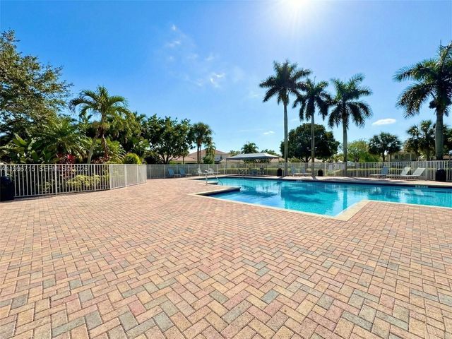 1861 Salerno Cir 1861, Weston, FL 33327