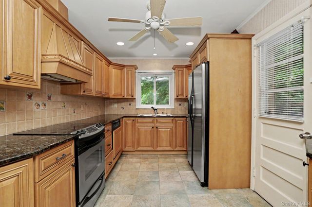 24 Bradford Avenue, Harrison, NY 10528