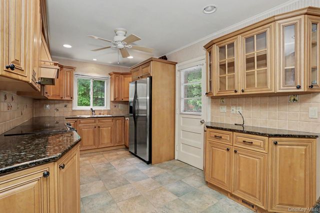 24 Bradford Avenue, Harrison, NY 10528