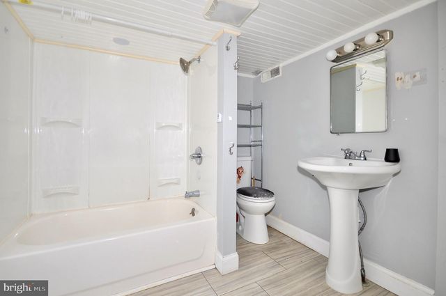 615 NESHAMINY, Croydon, PA 19021