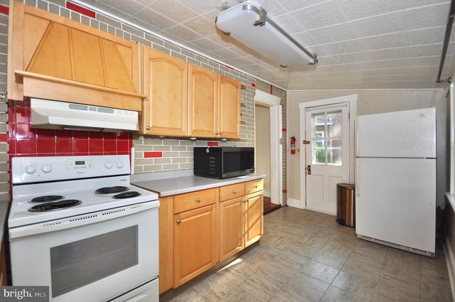 615 NESHAMINY, Croydon, PA 19021