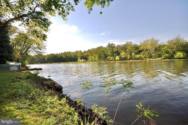 615 NESHAMINY, Croydon, PA 19021