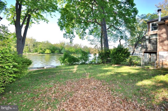 615 NESHAMINY, Croydon, PA 19021