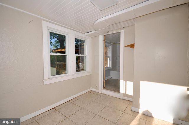 615 NESHAMINY, Croydon, PA 19021