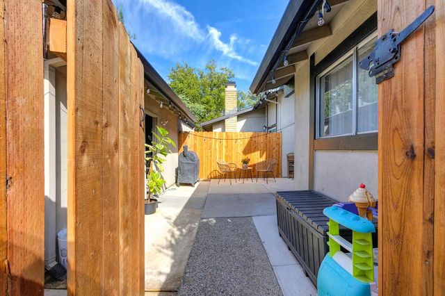 3225 De Ovan Ave, Stockton, CA 95204