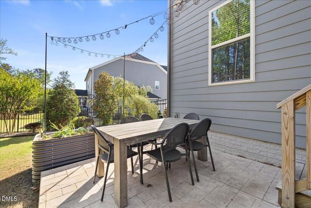 316 Silent Bend Drive, Holly Springs, NC 27540