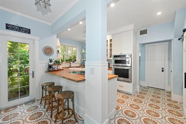 1229 Alhambra DR, Fort Myers, FL 33901