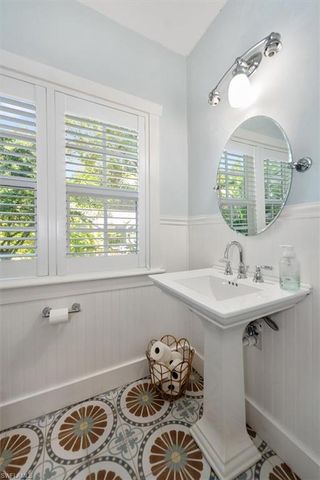 1229 Alhambra DR, Fort Myers, FL 33901