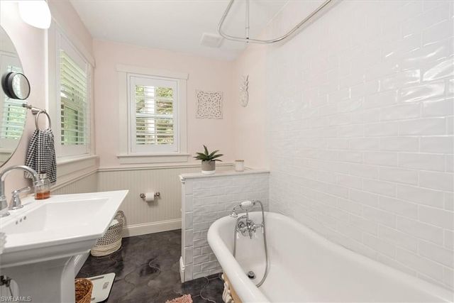 1229 Alhambra DR, Fort Myers, FL 33901