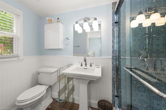 1229 Alhambra DR, Fort Myers, FL 33901