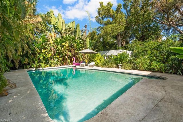 1229 Alhambra DR, Fort Myers, FL 33901