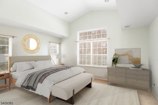 112 Wallace Ct, Green Brook Twp., NJ 08812