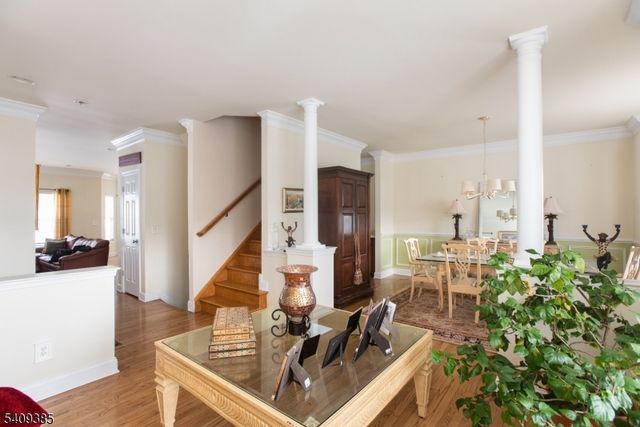 112 Wallace Ct, Green Brook Twp., NJ 08812