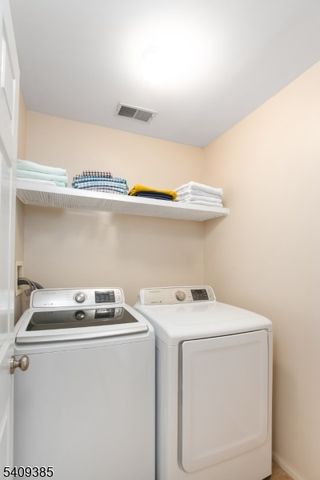 112 Wallace Ct, Green Brook Twp., NJ 08812