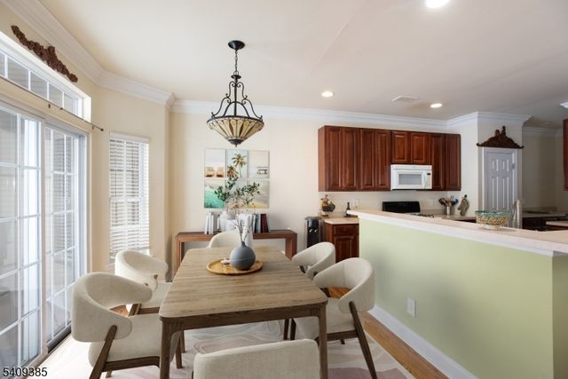 112 Wallace Ct, Green Brook Twp., NJ 08812