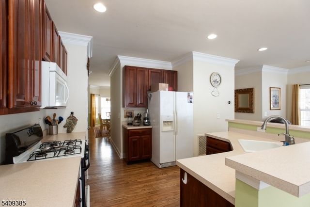 112 Wallace Ct, Green Brook Twp., NJ 08812