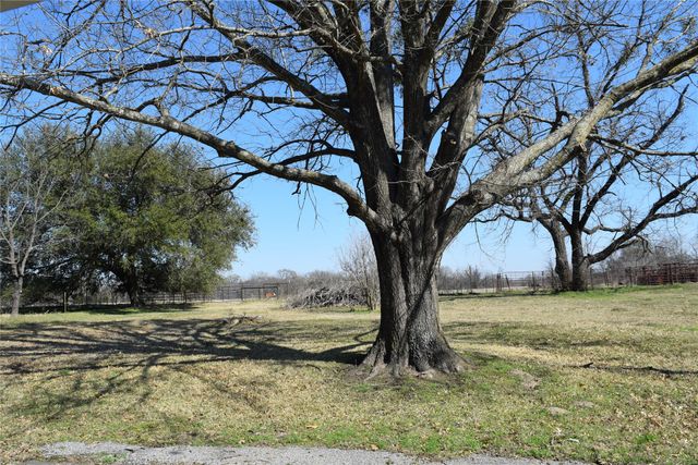 741 County Road 1222, Grand Saline, TX 75140