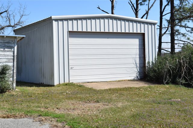741 County Road 1222, Grand Saline, TX 75140