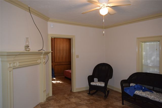 741 County Road 1222, Grand Saline, TX 75140