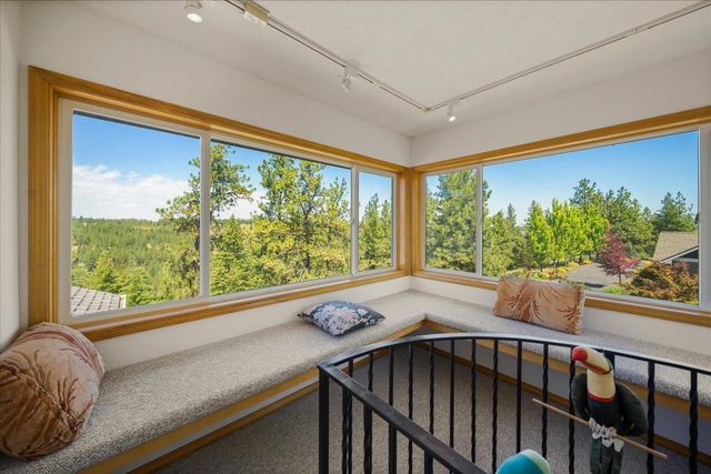 1607 E Wildflower Ln, Spokane, WA 99224