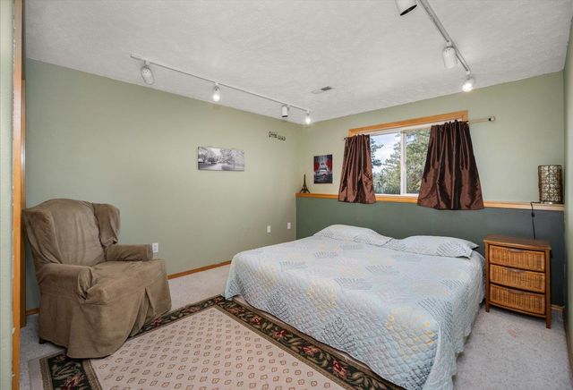 1607 E Wildflower Ln, Spokane, WA 99224
