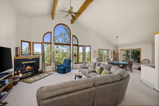 1607 E Wildflower Ln, Spokane, WA 99224
