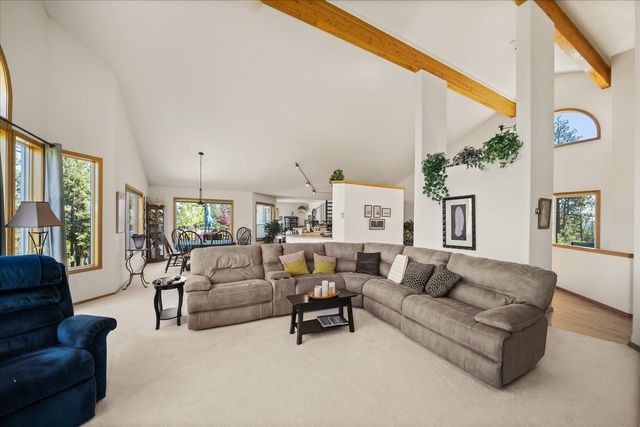 1607 E Wildflower Ln, Spokane, WA 99224