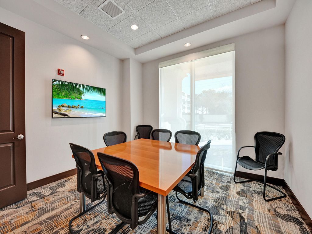 Image 16 of property listing at 99 SE Mizner Boulevard 802, Boca Raton, FL 33432