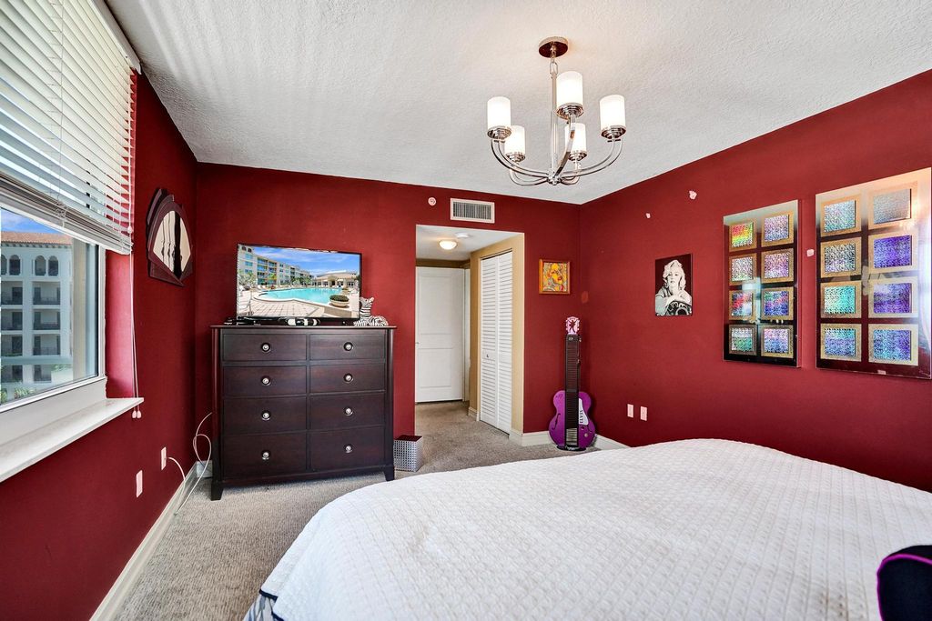 Image 40 of property listing at 99 SE Mizner Boulevard 802, Boca Raton, FL 33432