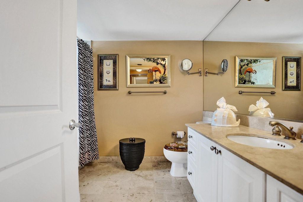 Image 42 of property listing at 99 SE Mizner Boulevard 802, Boca Raton, FL 33432