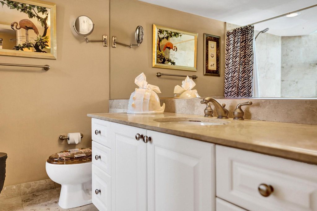 Image 43 of property listing at 99 SE Mizner Boulevard 802, Boca Raton, FL 33432