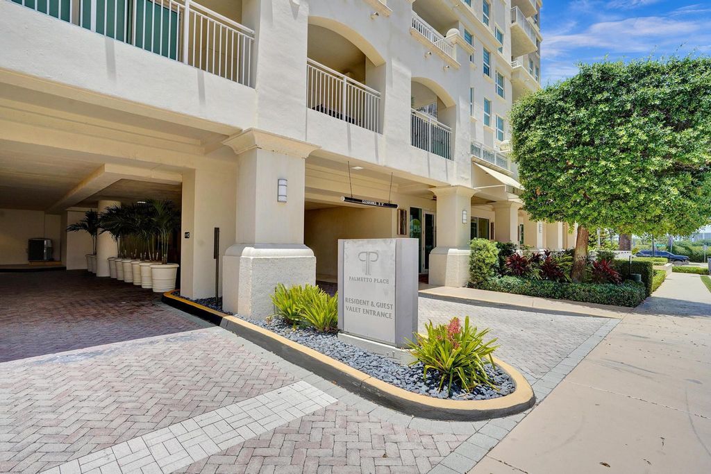 Image 46 of property listing at 99 SE Mizner Boulevard 802, Boca Raton, FL 33432