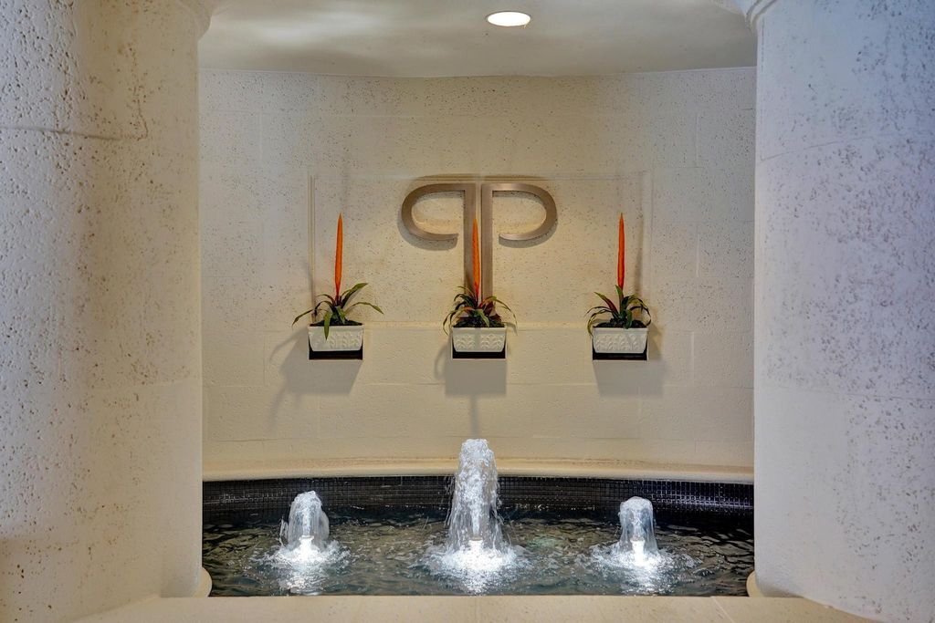 Image 48 of property listing at 99 SE Mizner Boulevard 802, Boca Raton, FL 33432