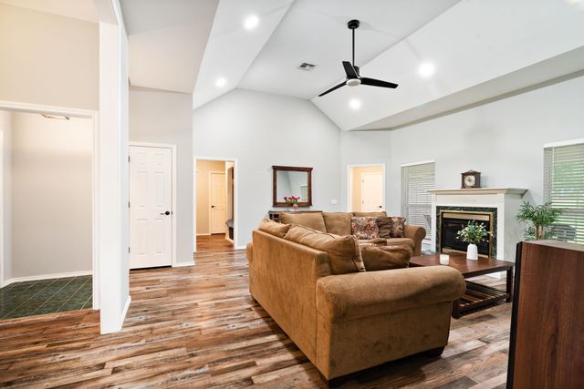2735 Meadow Lane, Reno, TX 75462