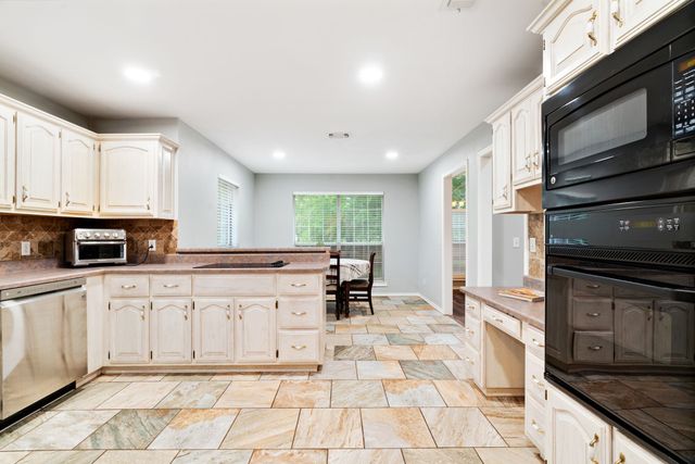 2735 Meadow Lane, Reno, TX 75462