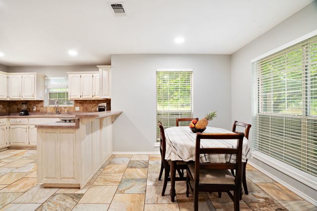 2735 Meadow Lane, Reno, TX 75462