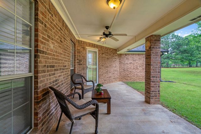 2735 Meadow Lane, Reno, TX 75462