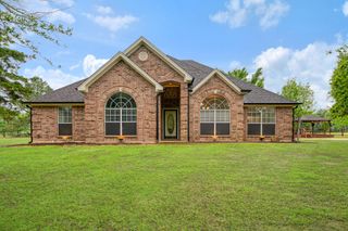 2735 Meadow Lane, Reno, TX 75462