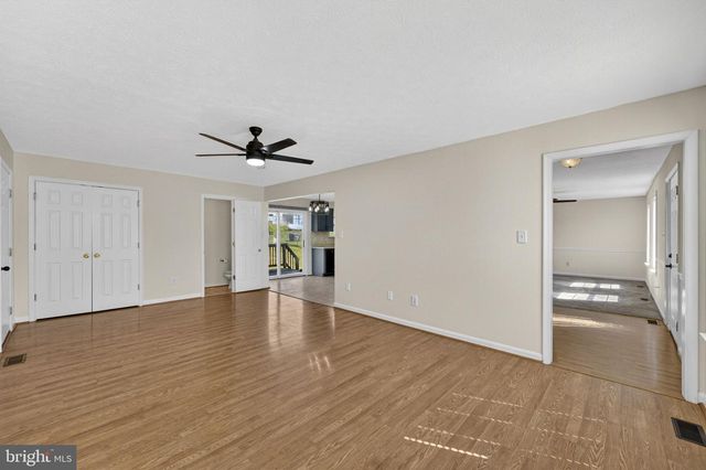 245 BAER OAK DR, Maurertown, VA 22644