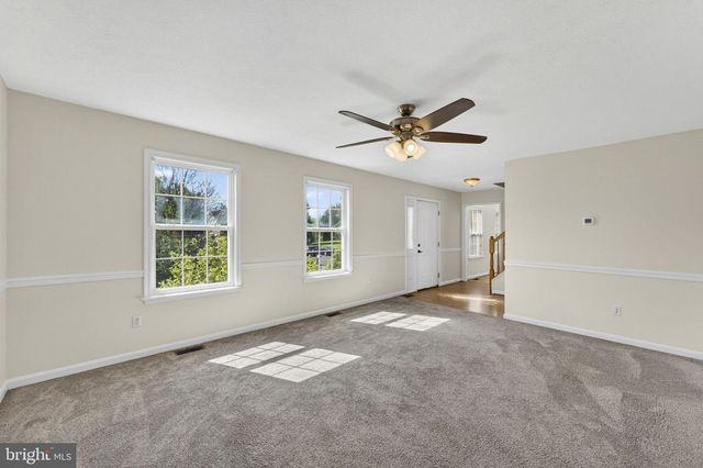 245 BAER OAK DR, Maurertown, VA 22644