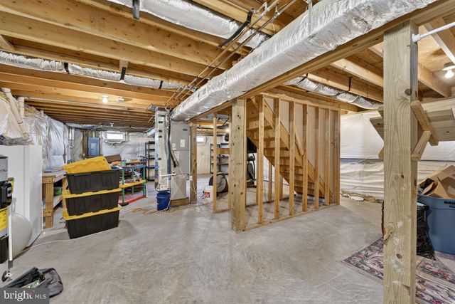 245 BAER OAK DR, Maurertown, VA 22644