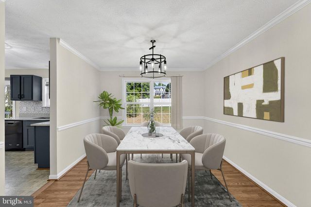 245 BAER OAK DR, Maurertown, VA 22644