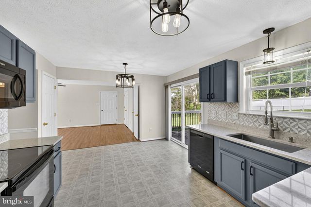 245 BAER OAK DR, Maurertown, VA 22644