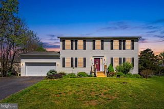245 BAER OAK DR, Maurertown, VA 22644