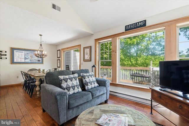 344 HEMLOCK LN, Tannersville, PA 18372